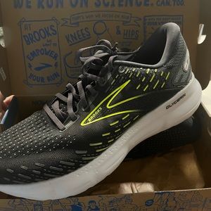 Brooks glycerin size 10 new